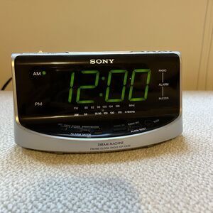 Sony Alarm Clock Dream Machine Large Display ICF-C492 AM/FM Radio Gray Black